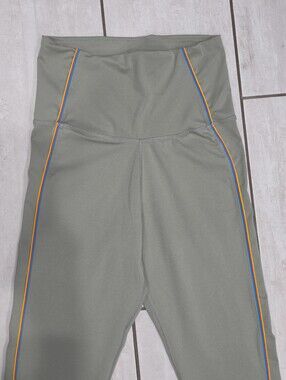 NIKE Yoga Core Vintage Vinyasa 7/8 Rainbow Stripe Leggings High Rise